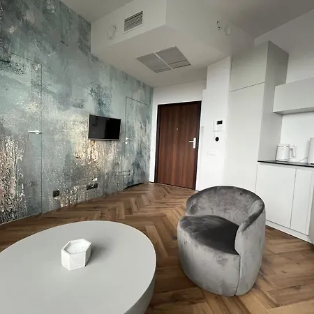 Hanza Tower 19 Floor 2 Apartment *