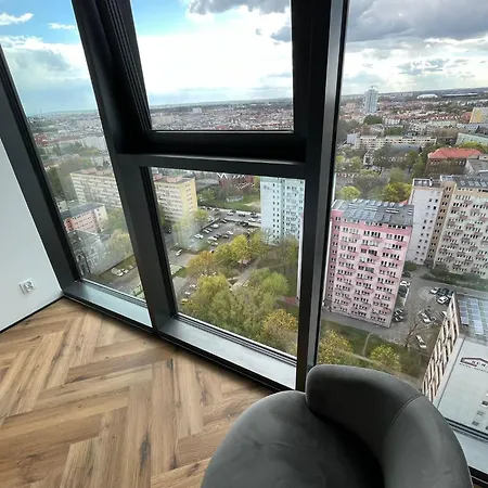 Hanza Tower 19 Floor 2 Apartment *